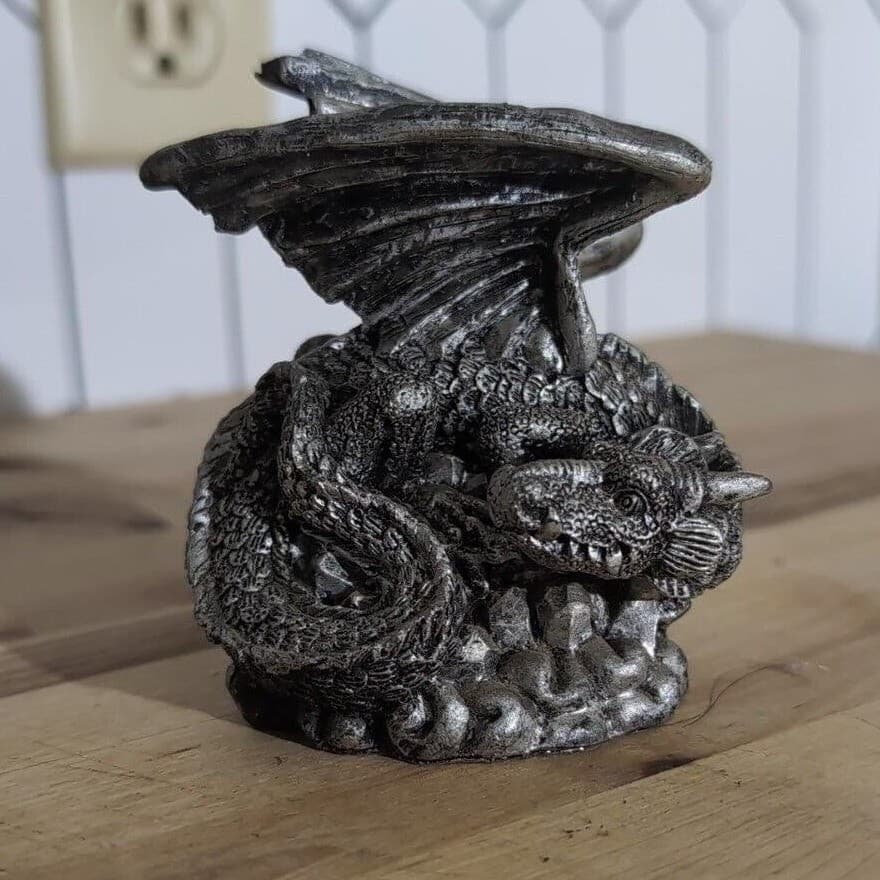 Winged Dragon Sitting on Crystal Cluster Figurine, Decorative Fantasy Art Statue - Thumbnail 2