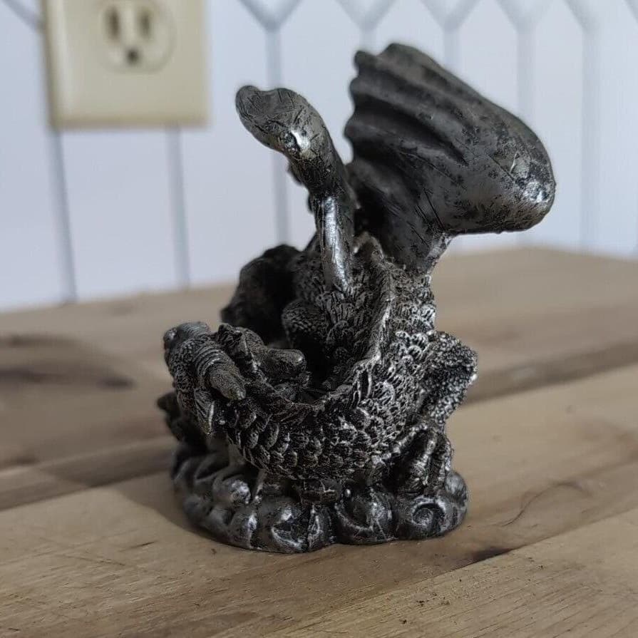 Winged Dragon Sitting on Crystal Cluster Figurine, Decorative Fantasy Art Statue - Thumbnail 3