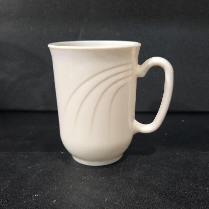 Arcoroc Cypress Coffee Mug, Vintage Off White Embossed Replacement Drinkware - Thumbnail 4