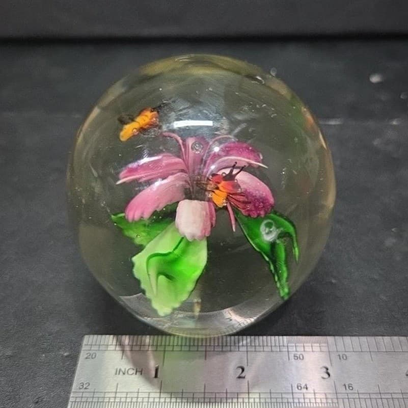 Silvestri Art Glass Paperweight, Purple Flower with Two Bees, Vintage Sculpture - Thumbnail 9