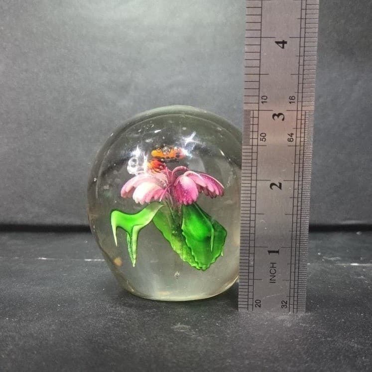 Silvestri Art Glass Paperweight, Purple Flower with Two Bees, Vintage Sculpture - Thumbnail 8