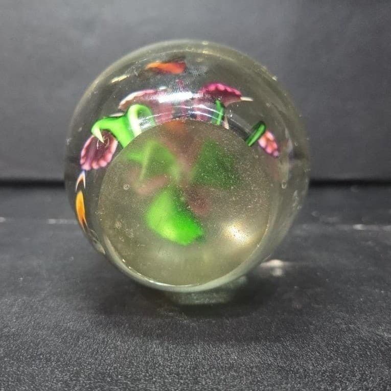 Silvestri Art Glass Paperweight, Purple Flower with Two Bees, Vintage Sculpture - Thumbnail 7