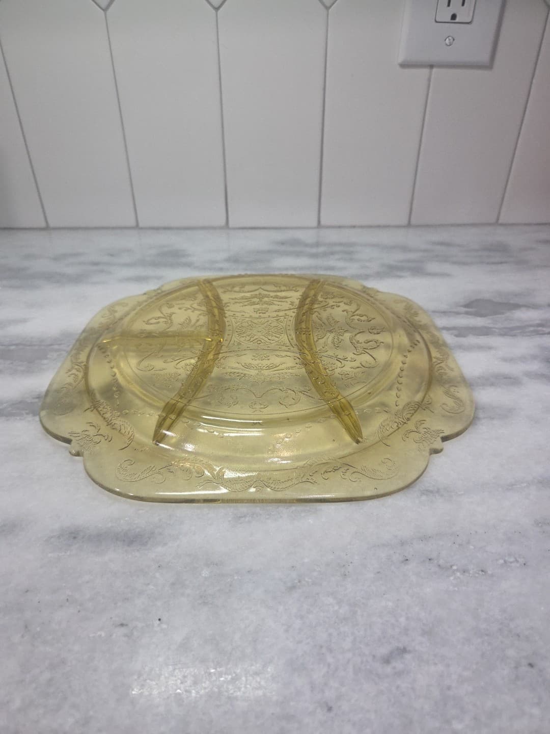 Federal Madrid Depression Glass Plate, 4-Part Divided Amber Yellow 10.25" Plate - Thumbnail 6