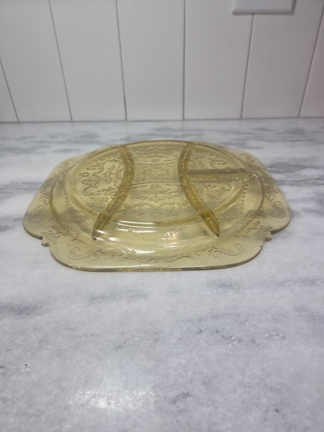 Federal Madrid Depression Glass Plate, 4-Part Divided Amber Yellow 10.25" Plate - Thumbnail 8