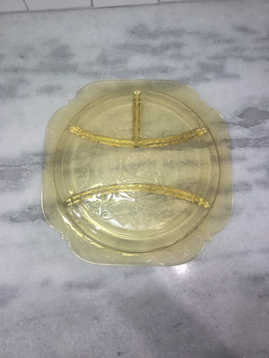 Federal Madrid Depression Glass Plate, 4-Part Divided Amber Yellow 10.25" Plate - Thumbnail 3