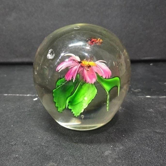 Silvestri Art Glass Paperweight, Purple Flower with Two Bees, Vintage Sculpture - Thumbnail 2