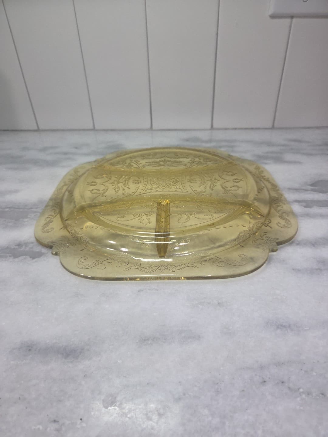 Federal Madrid Depression Glass Plate, 4-Part Divided Amber Yellow 10.25" Plate - Thumbnail 9