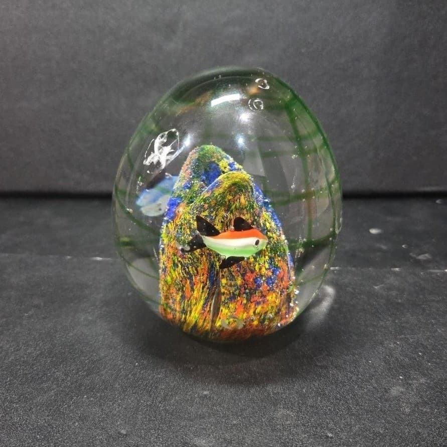 Nautical Oval Heavy Glass Paperweight, Fish And Coral Design, Controlled Bubbles - Thumbnail 2