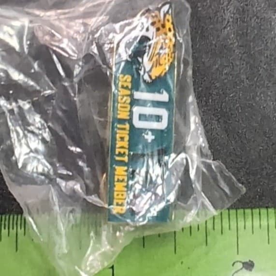 Jacksonville Jaguars Season Ticket Member 10-Year Anniversary Collectible Pin - Thumbnail 5