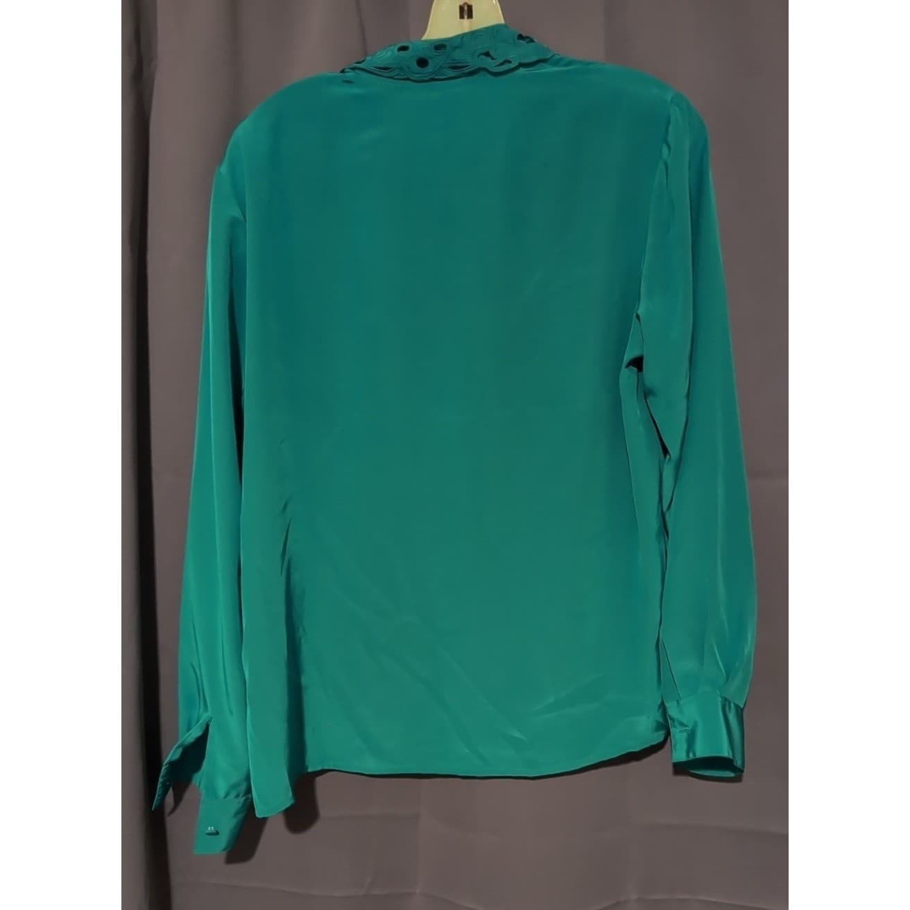 Tigi Sport Vintage Teal Green Embroidered Cut Out Collar Blouse, Woman's Size 8 - Thumbnail 4