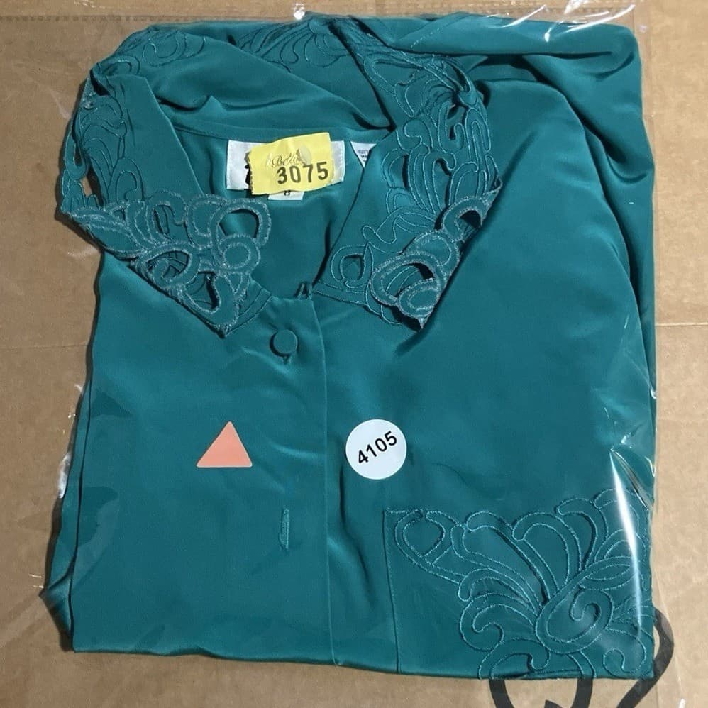 Tigi Sport Vintage Teal Green Embroidered Cut Out Collar Blouse, Woman's Size 8 - Thumbnail 9