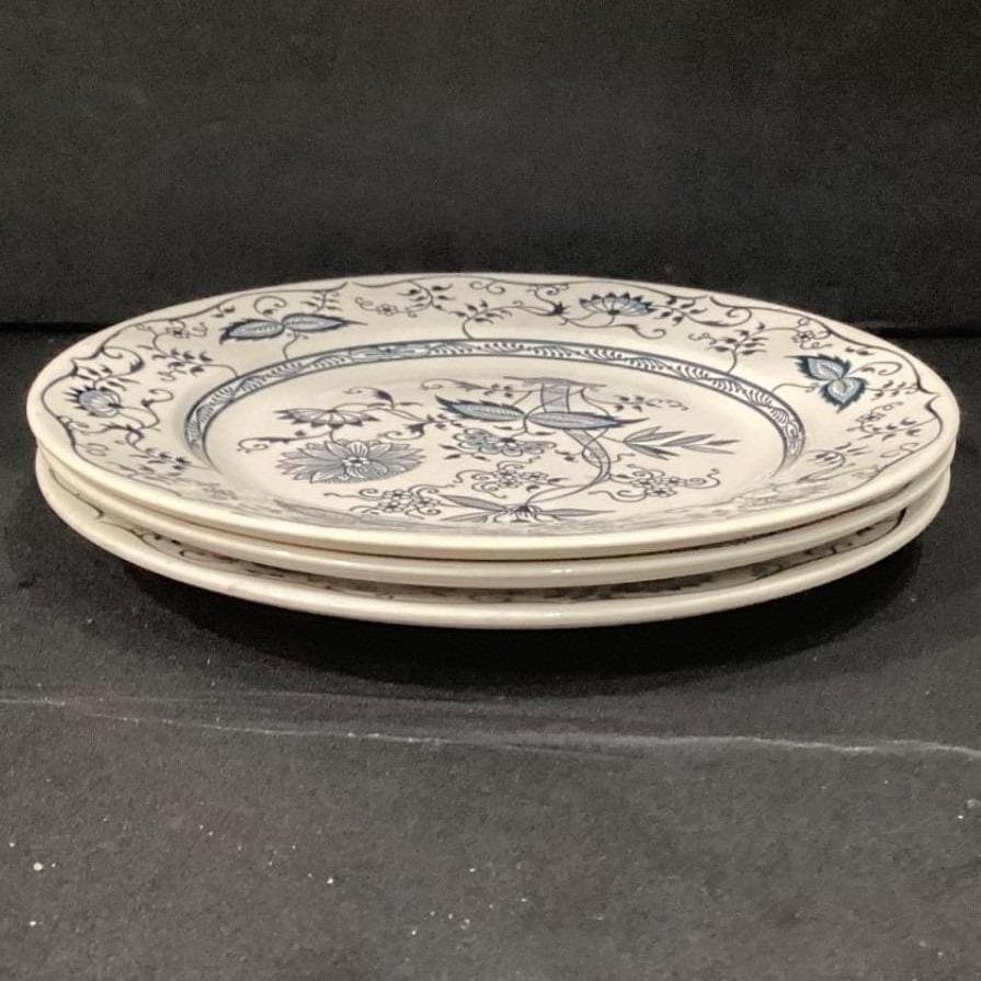 Royal USA Cavalier Blue Onion Dinner Plates, Set of 3, Vtg Ironstone, Dinnerware - Thumbnail 8