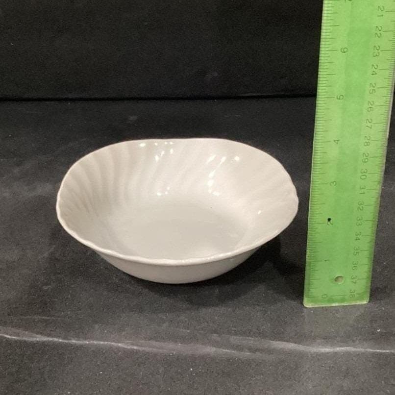 Johnson Brothers Regency White Dessert Bowls, Set Of 4, Swirl Ironstone England - Thumbnail 3
