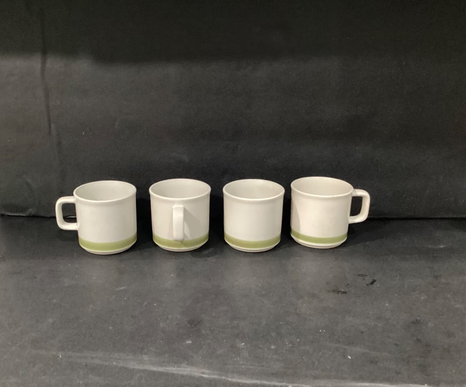 Spring Collection Stoneware Coffee Mugs Vintage 70s Set of 4 Green Rim at Bottom - Thumbnail 4