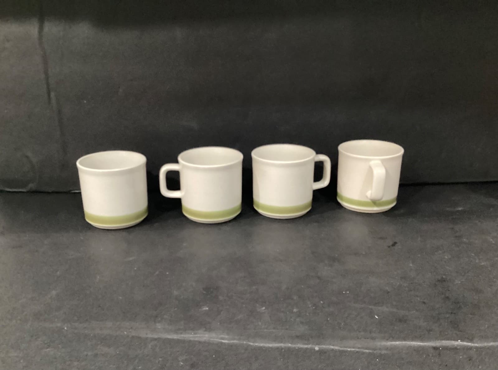 Spring Collection Stoneware Coffee Mugs Vintage 70s Set of 4 Green Rim at Bottom - Thumbnail 3