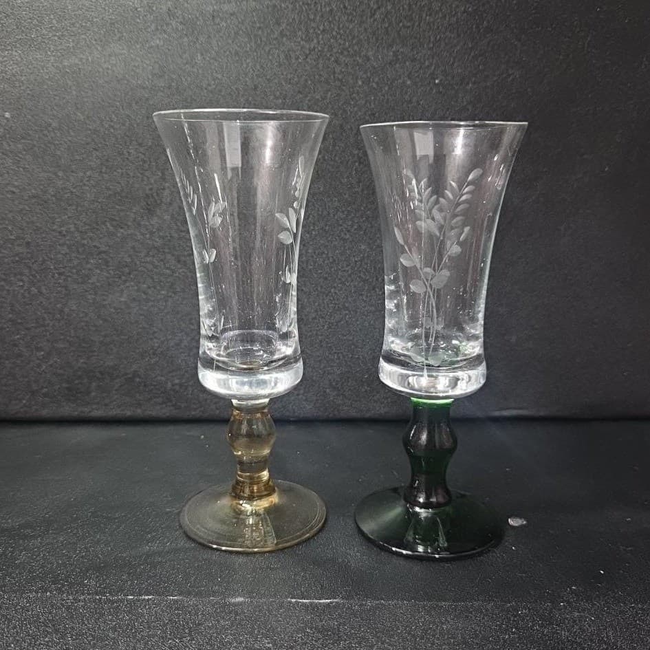 Etched Leaves Champagne Glasses, Set of 2, Green & Yellow Stem, Vintage Stemware - Thumbnail 5