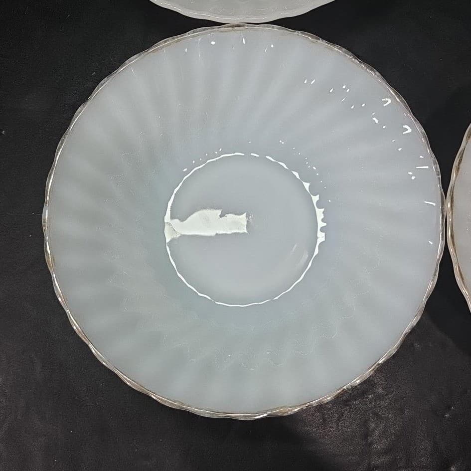 Anchor Hocking Suburbia Swirl Milk Glass Bowls, Set of 4, Gold Rim, Replacements - Thumbnail 3