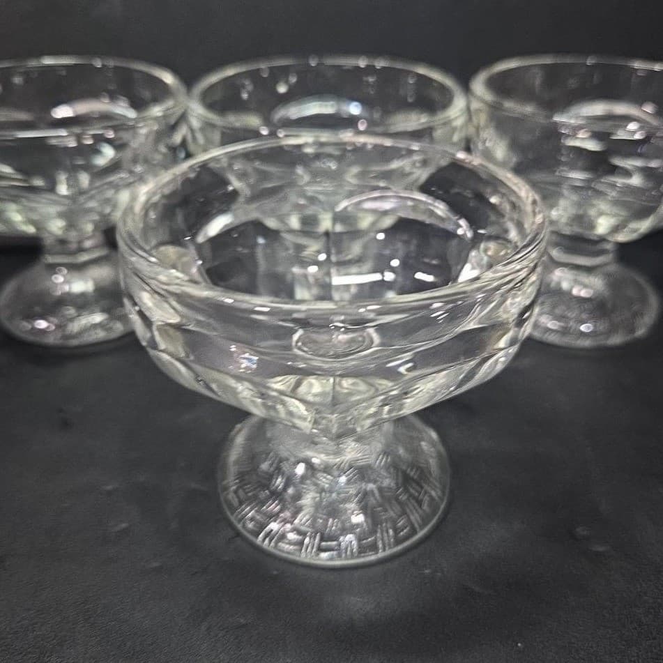 Dominion Clear Sherbet Glasses, Set of 4, Vintage Textured Base Dessert Cups - Thumbnail 6