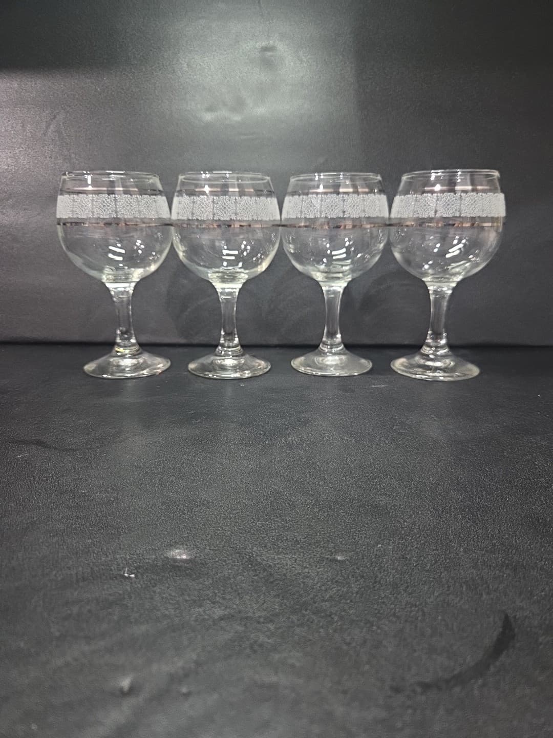 Art Deco Wine Glasses, Set of 4, Silver & White MCM Glasses, Vintage Decoration - Thumbnail 3