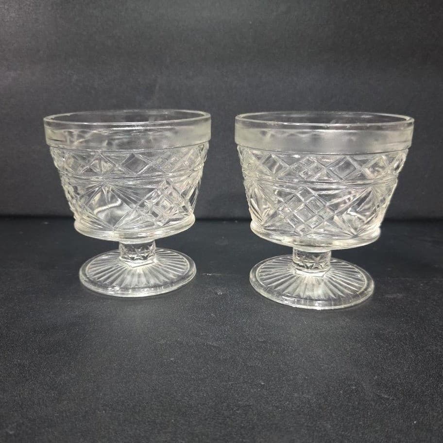 Hazel Atlas Gothic Sherbet Glasses, Set of 2, Peanut Butter Glass Dessert Dishes - Thumbnail 4