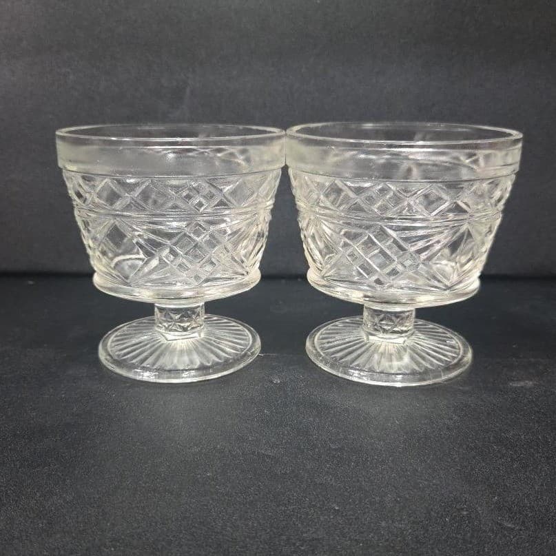 Hazel Atlas Gothic Sherbet Glasses, Set of 2, Peanut Butter Glass Dessert Dishes - Thumbnail 5