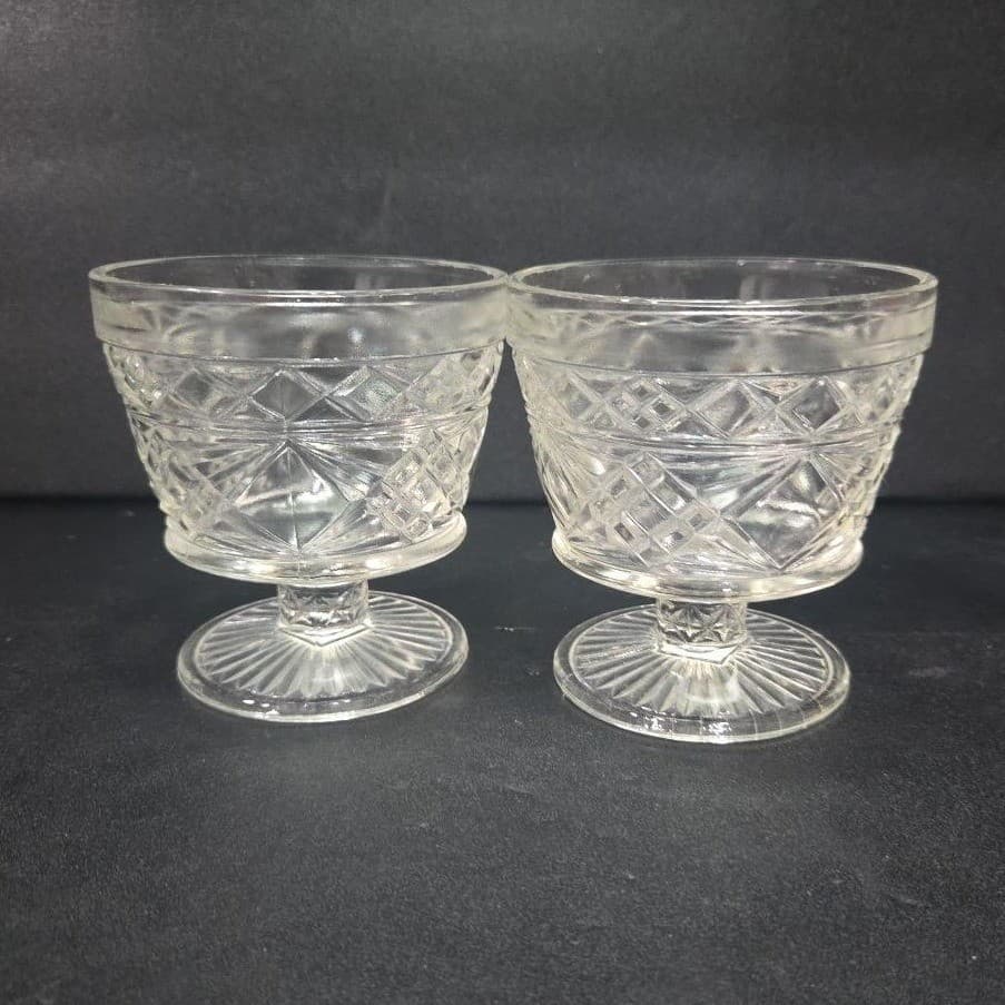Hazel Atlas Gothic Sherbet Glasses, Set of 2, Peanut Butter Glass Dessert Dishes - Thumbnail 2