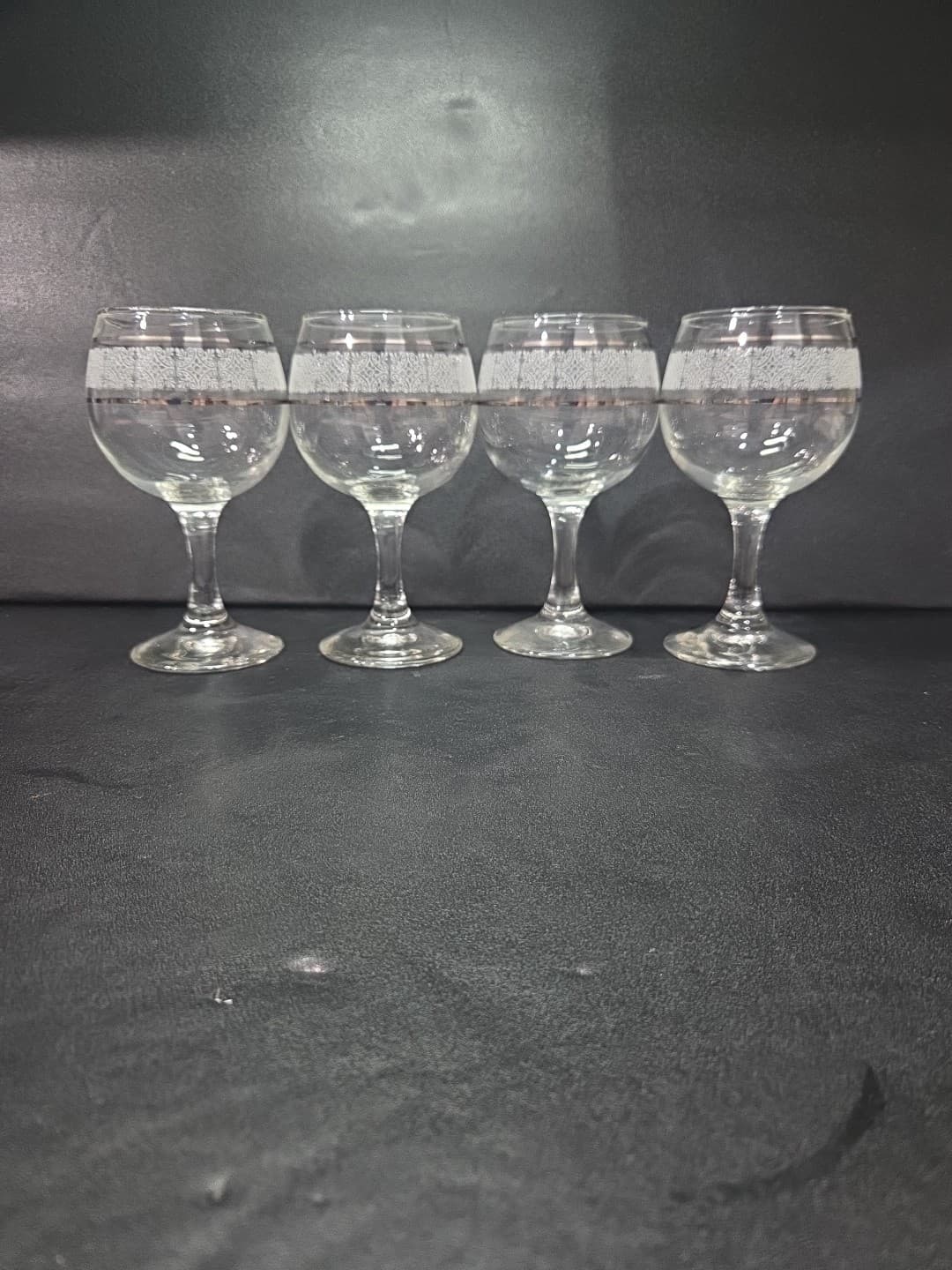Art Deco Wine Glasses, Set of 4, Silver & White MCM Glasses, Vintage Decoration - Thumbnail 4