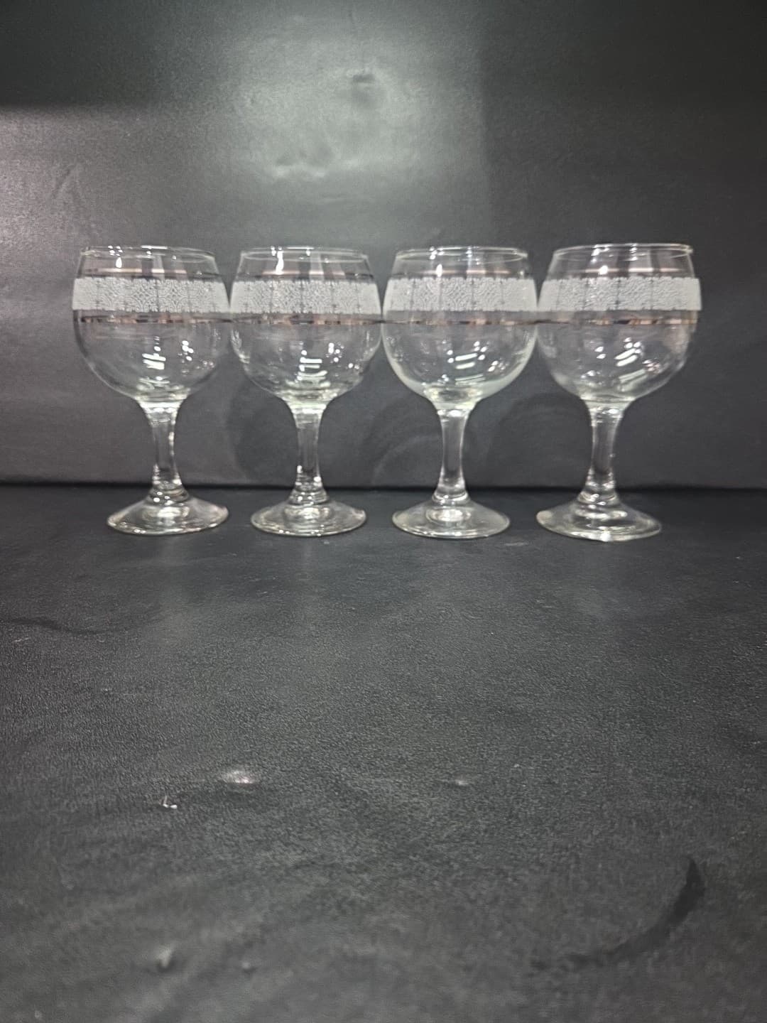 Art Deco Wine Glasses, Set of 4, Silver & White MCM Glasses, Vintage Decoration - Thumbnail 2