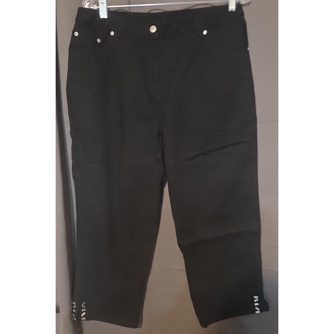 Hearts of Palm Black Beaded Hem Cropped Pants, Woman's Size 12, Straight Leg - Thumbnail 3