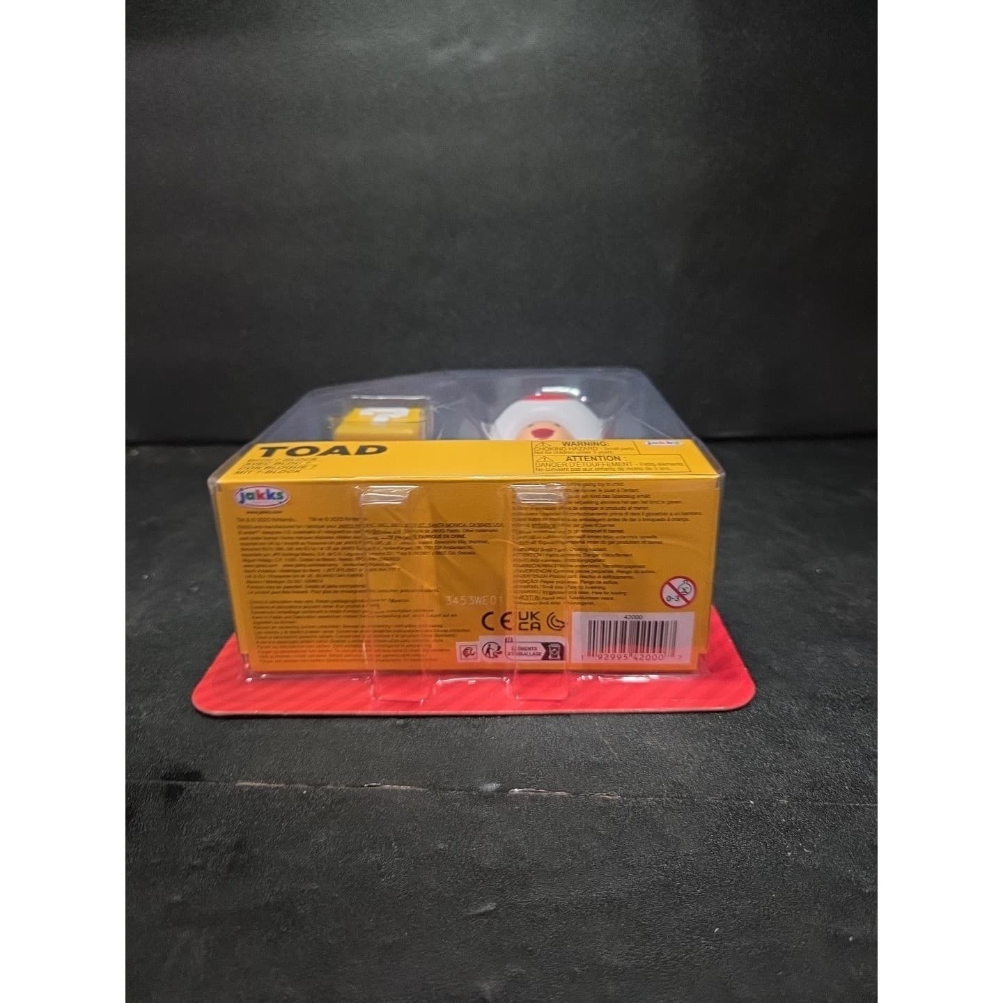 Jakks Pacific Super Mario Toad Action Figure with Question Block Accessory NIP - Thumbnail 5