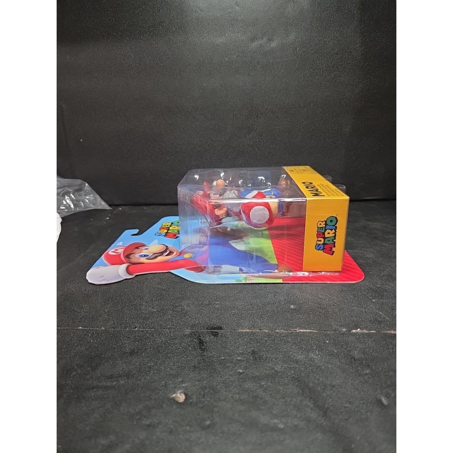 Jakks Pacific Super Mario 4" Action Figure with Super Mushroom Accessory NIP - Thumbnail 5