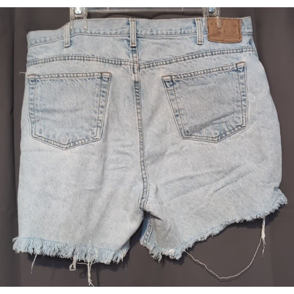 Arizona Jean Co Light Wash High Waisted Frayed Denim Cutoff Shorts, Women's 16 - Thumbnail 4