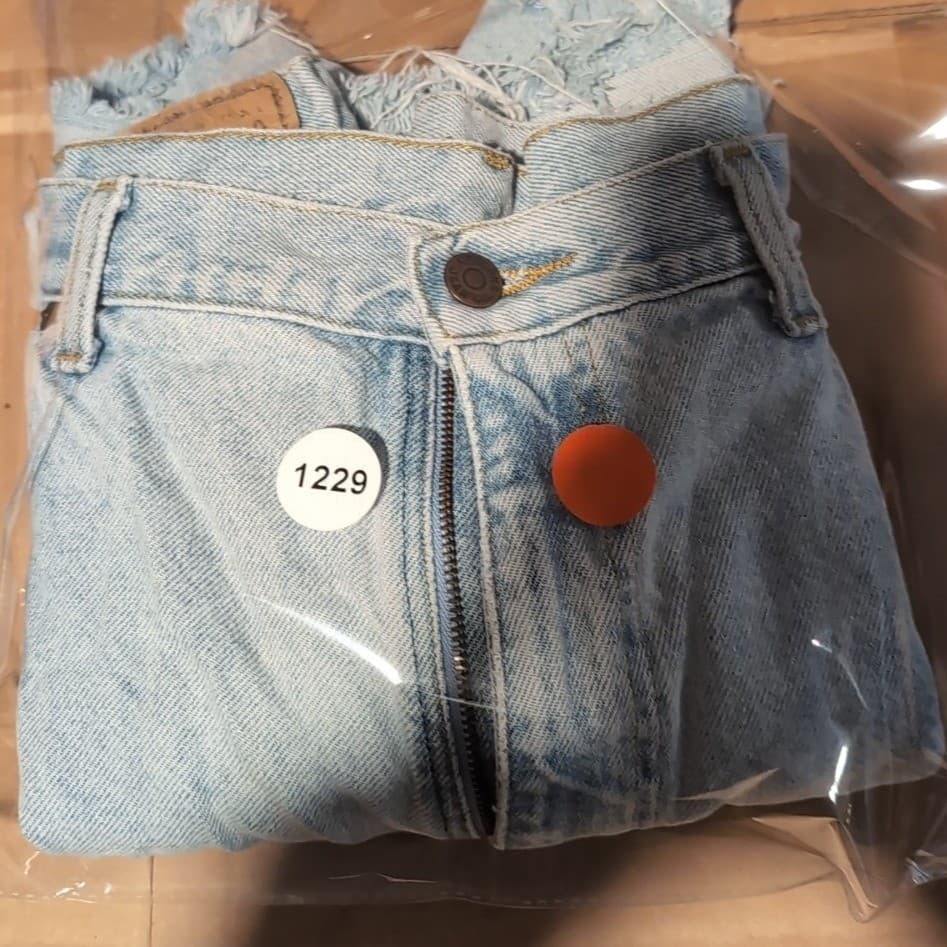Arizona Jean Co Light Wash High Waisted Frayed Denim Cutoff Shorts, Women's 16 - Thumbnail 8