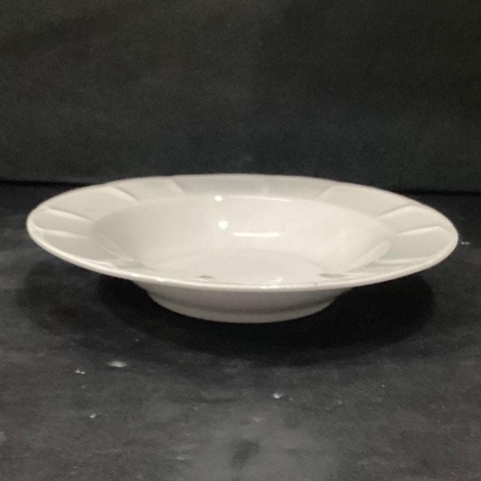 Pfaltzgraff White Scalloped Pasta Bowls, Set of 4, Vtg Henry Ford Museum Design - Thumbnail 3