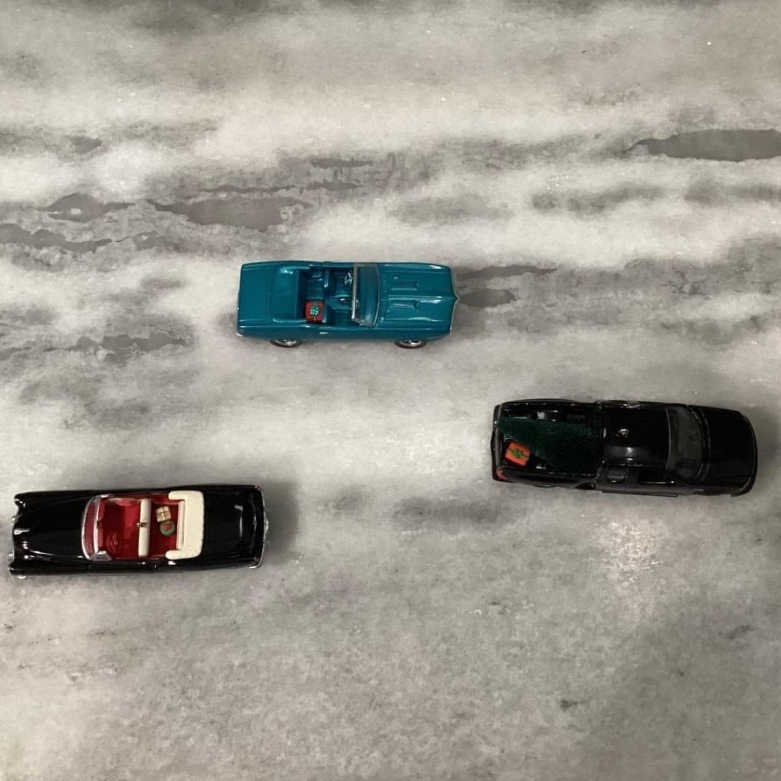 Hallmark Keepsake Ornament Bundle, Set of 3, Classic American Cars & Trucks - Thumbnail 8