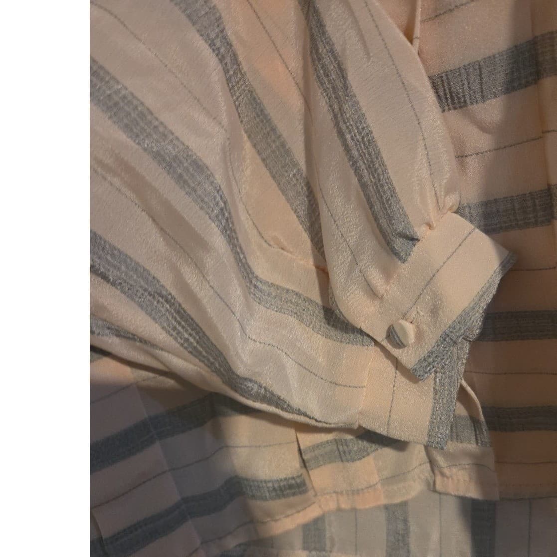 Sophisticates Jonathan Martin Striped V-Neck Pleated Blouse Peach Grey Women's M - Thumbnail 6