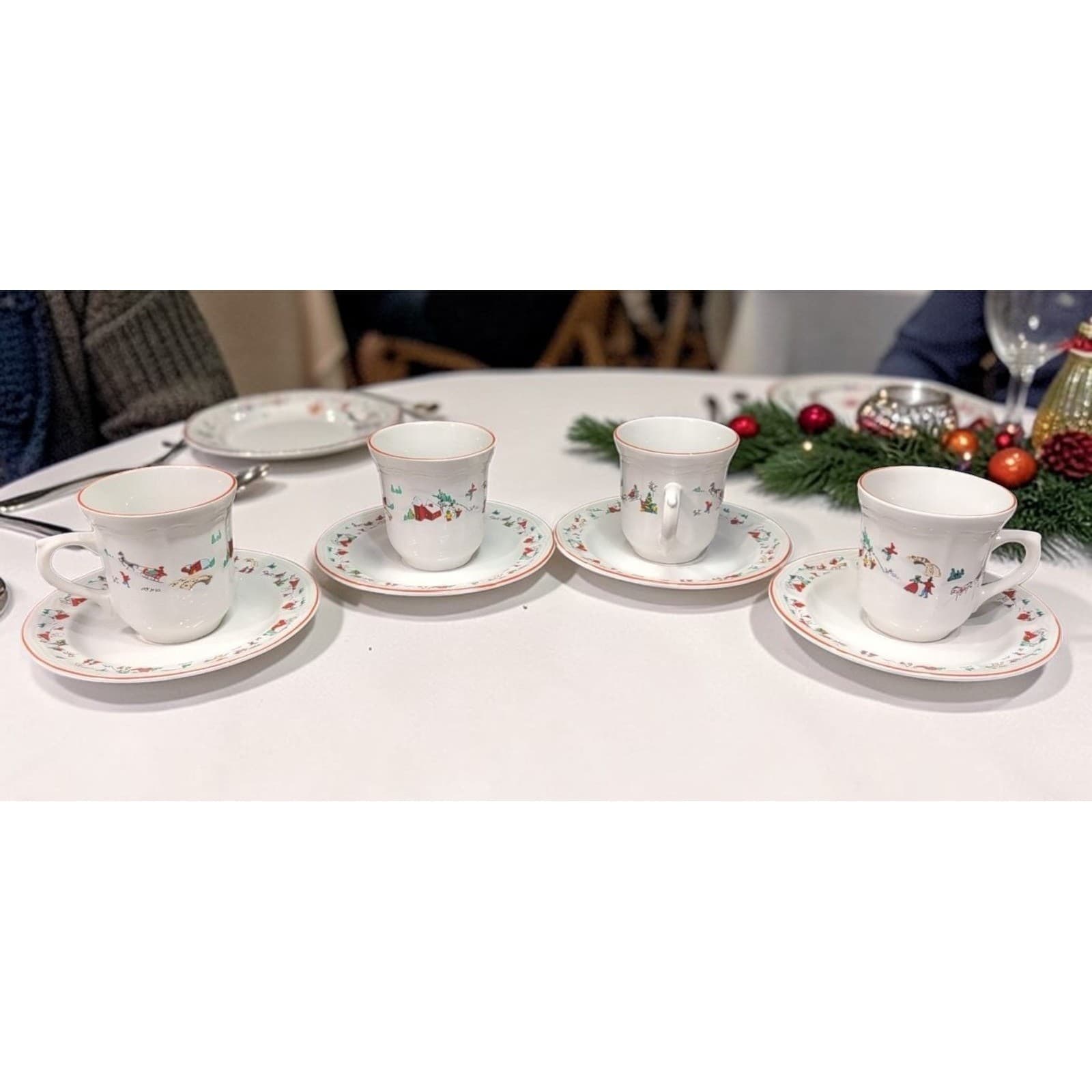 Farberware Babanovsky White Christmas Tea Cup & Saucers, 8 Piece Vintage Set