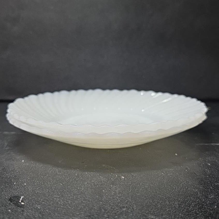 Termocrisa Milk Glass Bread Plates, Translucent Swirl Plates, Vintage Set of 2 - Thumbnail 9