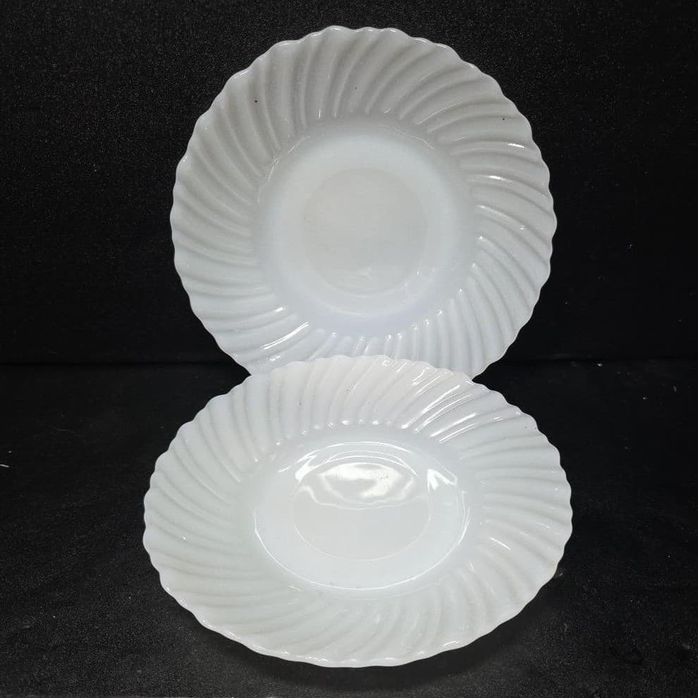 Termocrisa Milk Glass Bread Plates, Translucent Swirl Plates, Vintage Set of 2 - Thumbnail 5
