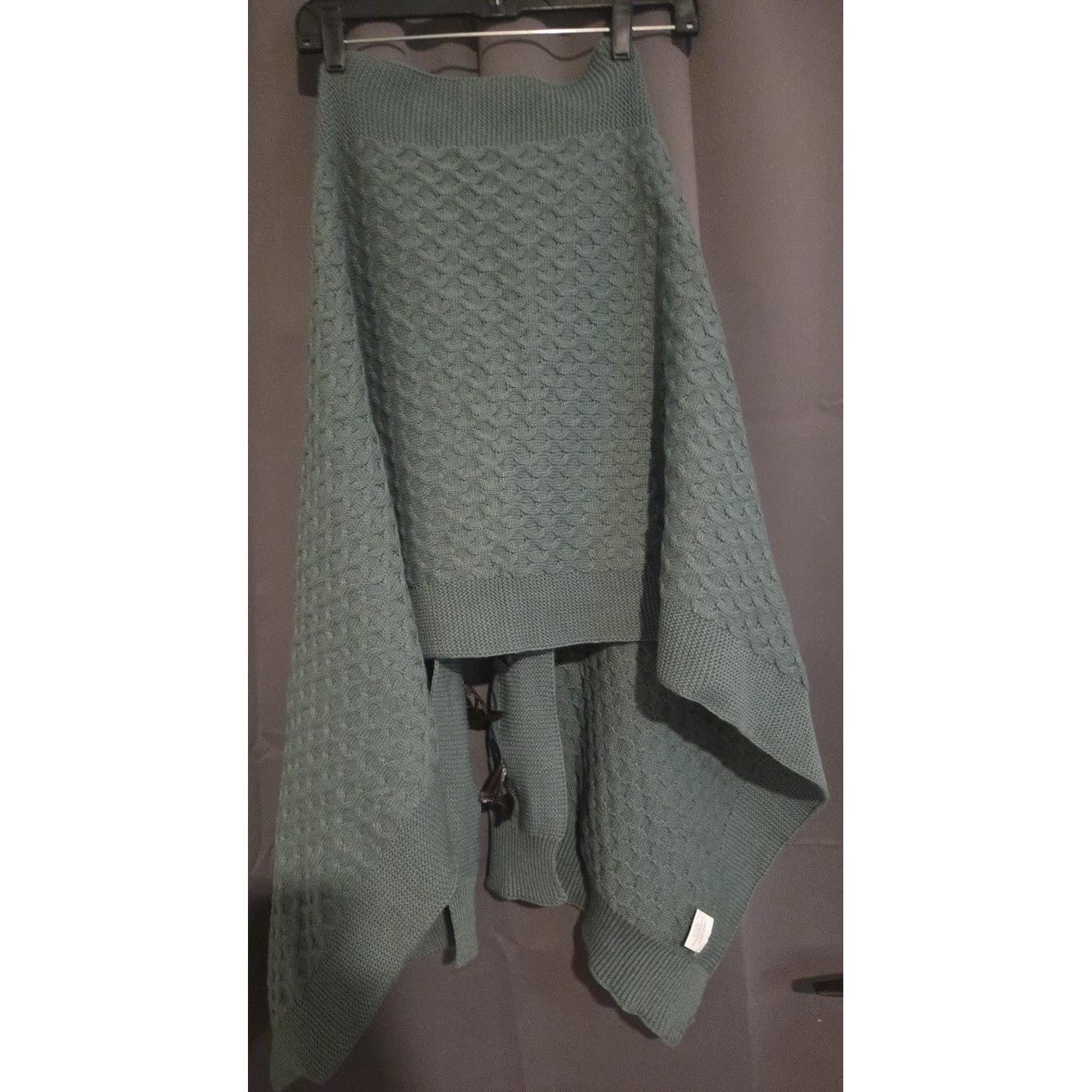 Evergreen Enterprise Green Knit Toggle Front Poncho Wrap Cape, Women's One Size - Thumbnail 4
