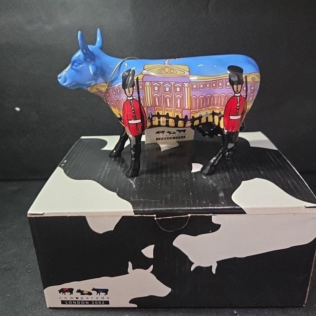 Cow Parade Bovingham Palace Figurine, Westland Giftware, #6004, Box/Tag - Thumbnail 7