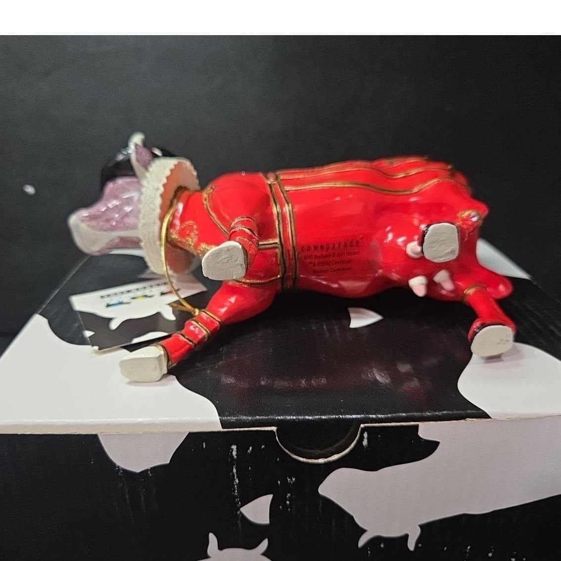 Cow Parade Beefeater It Ain't Natural Figurine, Westland Giftware, #6000 Box/Tag - Thumbnail 9