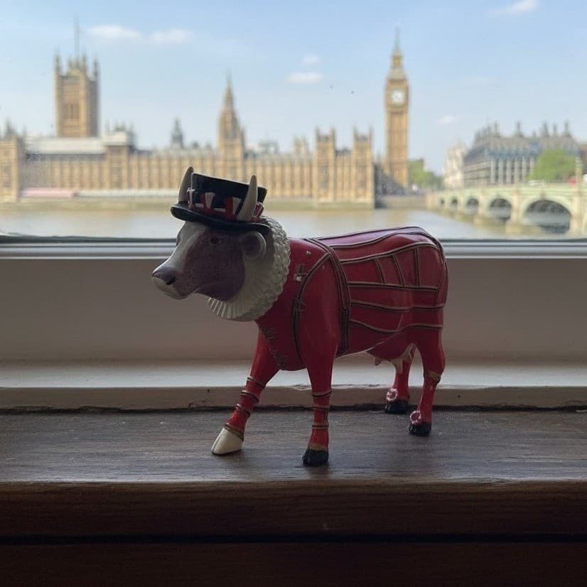 Cow Parade Beefeater It Ain't Natural Figurine, Westland Giftware, #6000 Box/Tag