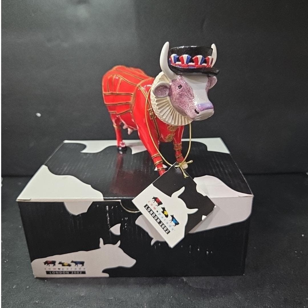 Cow Parade Beefeater It Ain't Natural Figurine, Westland Giftware, #6000 Box/Tag - Thumbnail 4