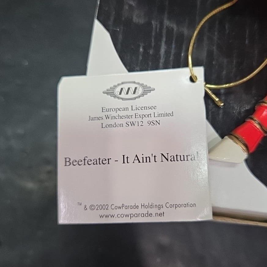 Cow Parade Beefeater It Ain't Natural Figurine, Westland Giftware, #6000 Box/Tag - Thumbnail 10