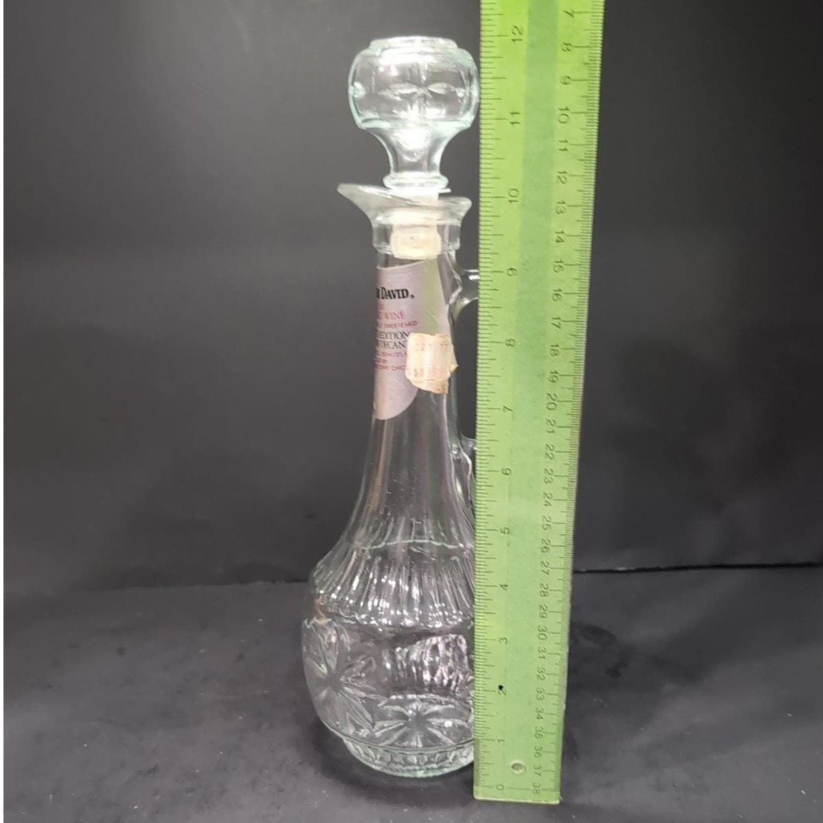 Mogen David Collector's Empty Clear Wine Decanter, 3rd Series Limited Edition - Thumbnail 10