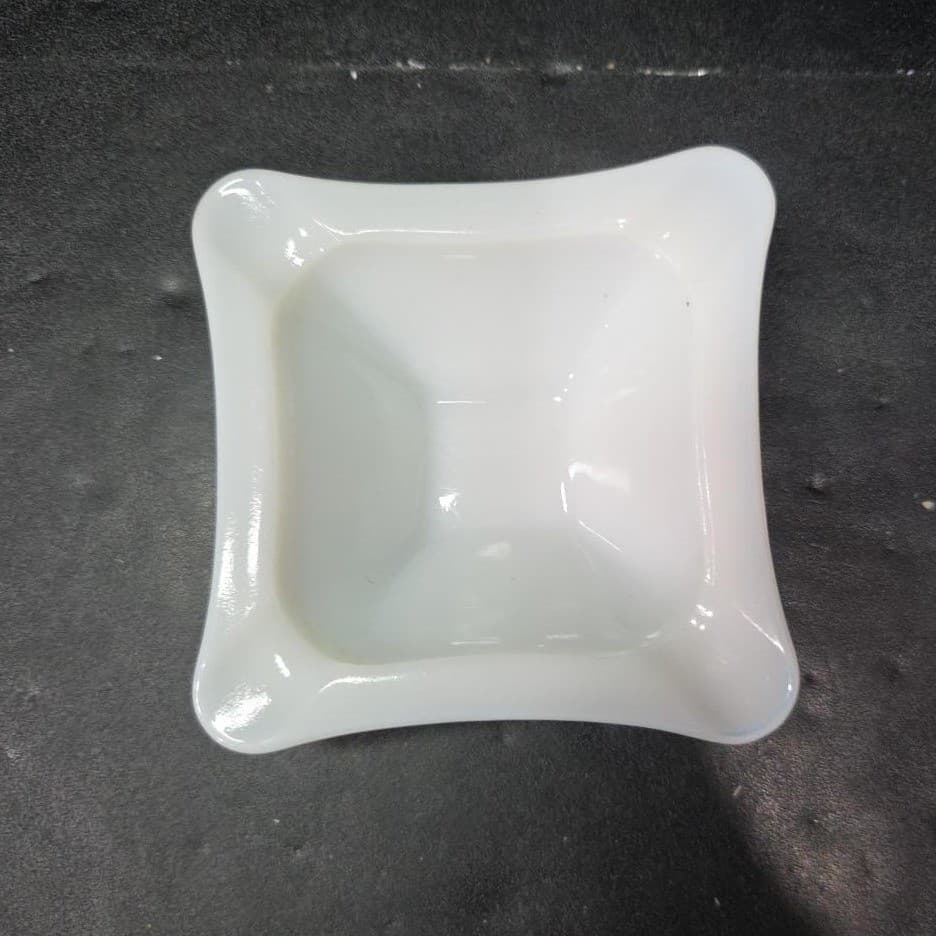 Milk Glass White Square Ashtray, Vintage Art Deco Decor, Replacement Tobacciana - Thumbnail 3