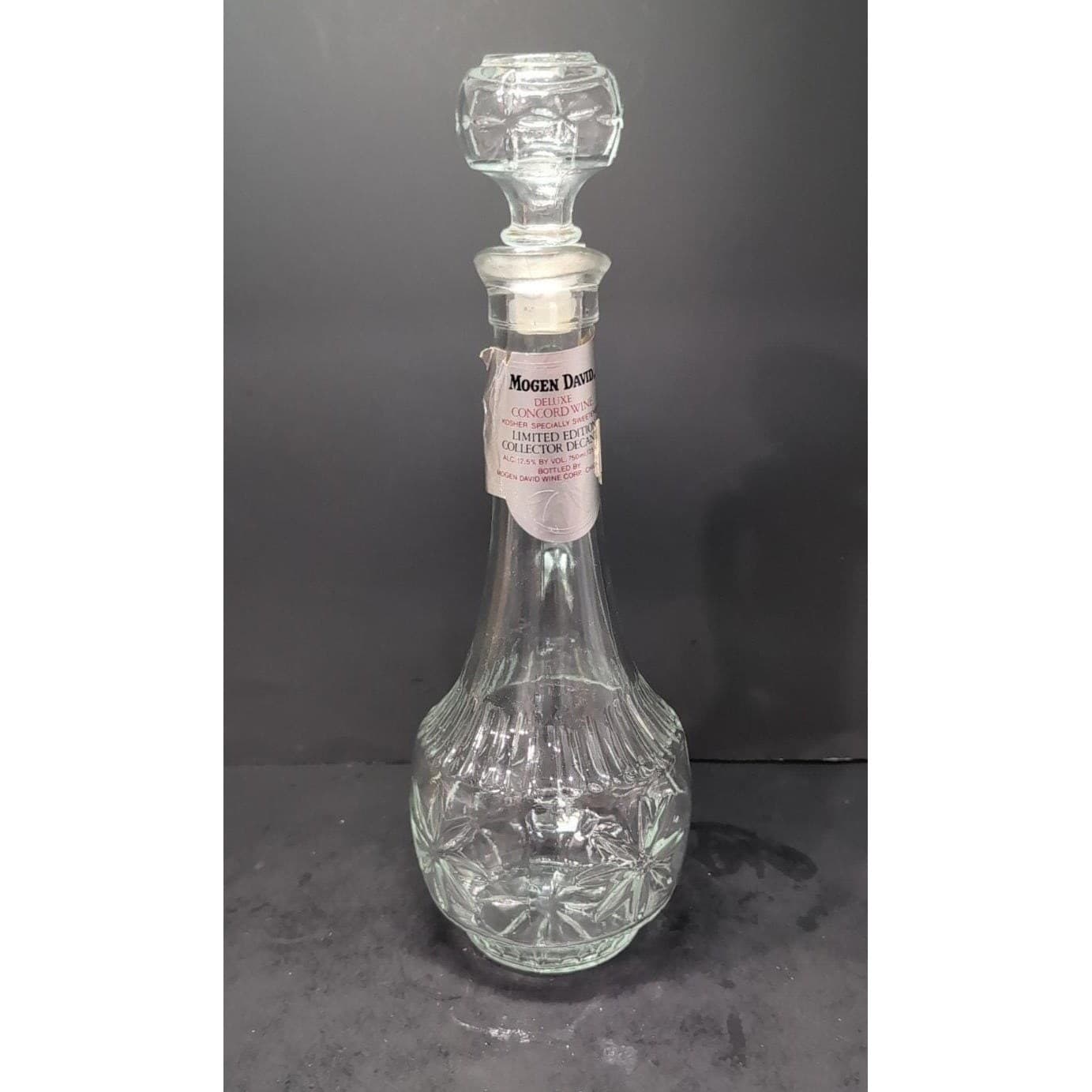 Mogen David Collector's Empty Clear Wine Decanter, 3rd Series Limited Edition - Thumbnail 2