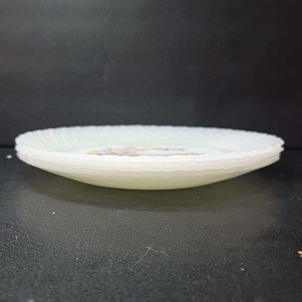 Termocrisa Milk Glass Dinner Plates, Set of 3, Vintage Yellow Floral Design - Thumbnail 10