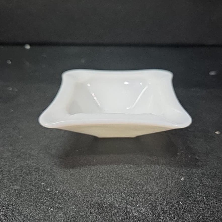Milk Glass White Square Ashtray, Vintage Art Deco Decor, Replacement Tobacciana - Thumbnail 2